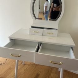 Makeup Vanity With Mirror 