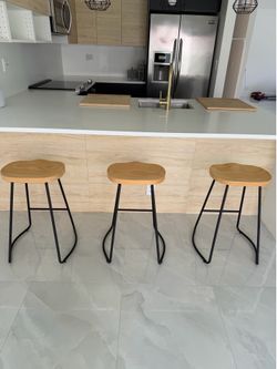 Stylish Set of 3 Wooden Bar Stools with Metal Base