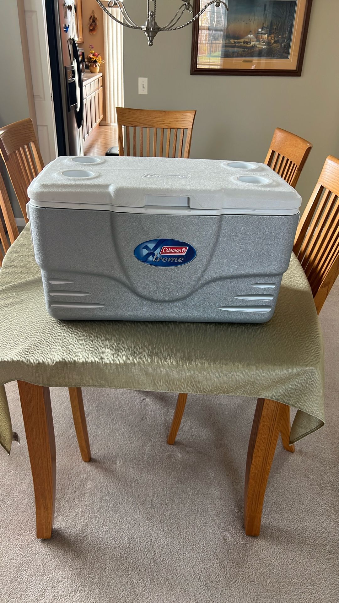 Coleman Xtreme 6286 36 Quart Cooler for Sale in Elgin, IL - OfferUp