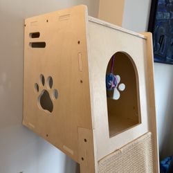 Leaning Cat Climbing Tree - Brand New w/o Box