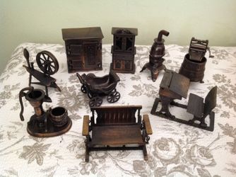 Doll house furnitures