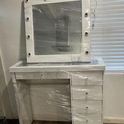 Makeup Vanity Set 