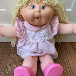 VTG Xavier Signature 16” Cabbage Patch Kid Doll Hasbro First Edition 1990 Girl. Condition is pre owned and shows signs of wear from age and play usage