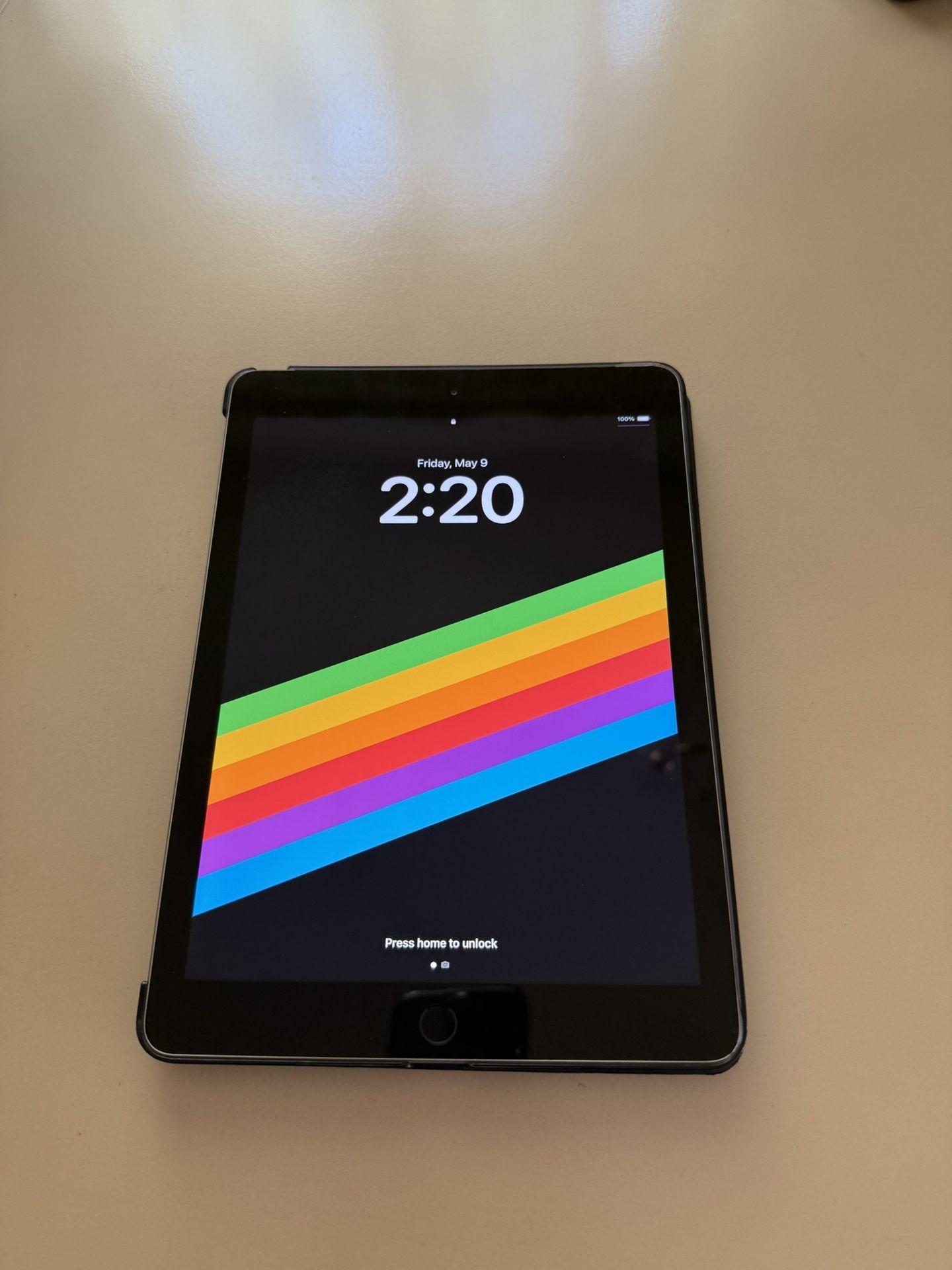 iPad 6th Generation Great Condition
