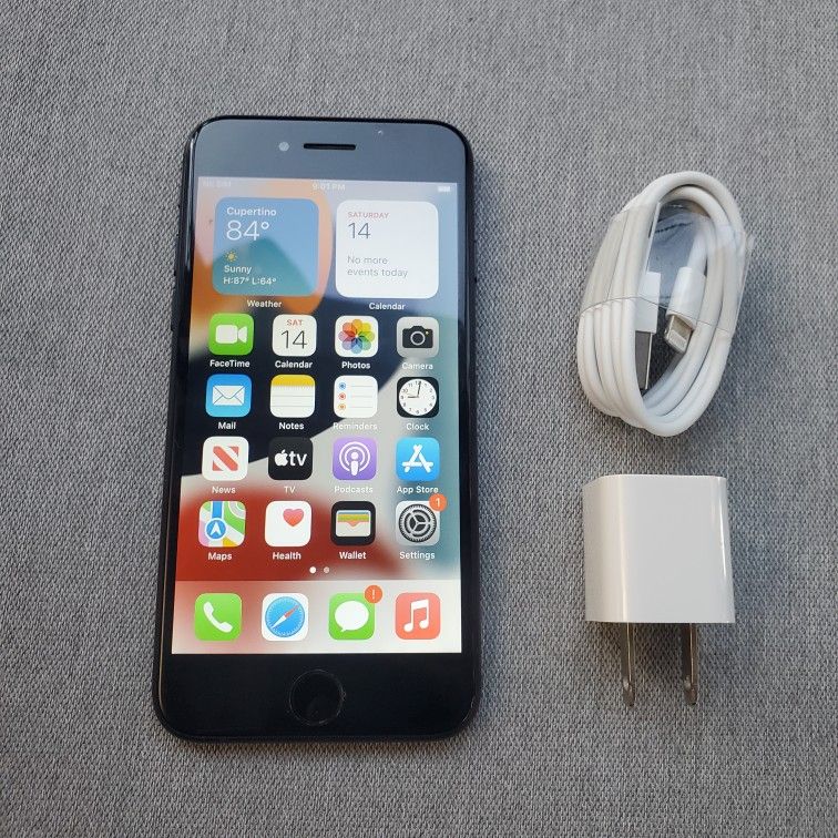 iPhone 7 - UNLOCKED - Like New 