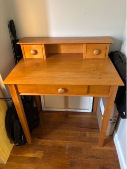 Winsome Writing Desk