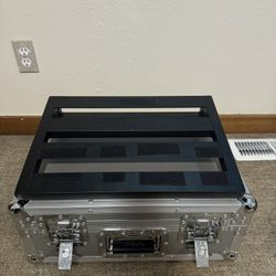 pedals and pedal train clasdic jr with flight case