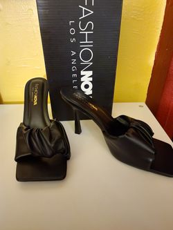 Fashion Nova(Black Heels)