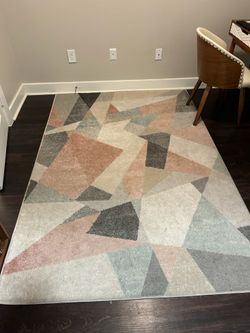 5' x 7' Modern Area Rug – Excellent Condition