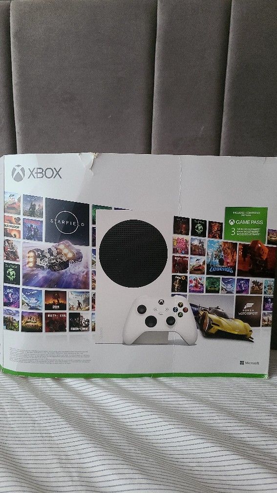 Microsoft XBOX SERIES S DIGITAL W/ GAMING HEADPHONES
