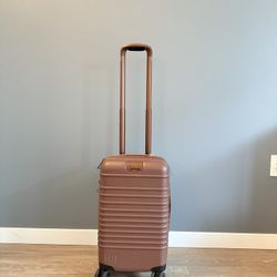 Beis Small Carry On 