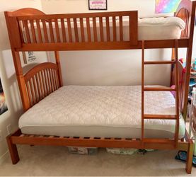 Free bunk bed