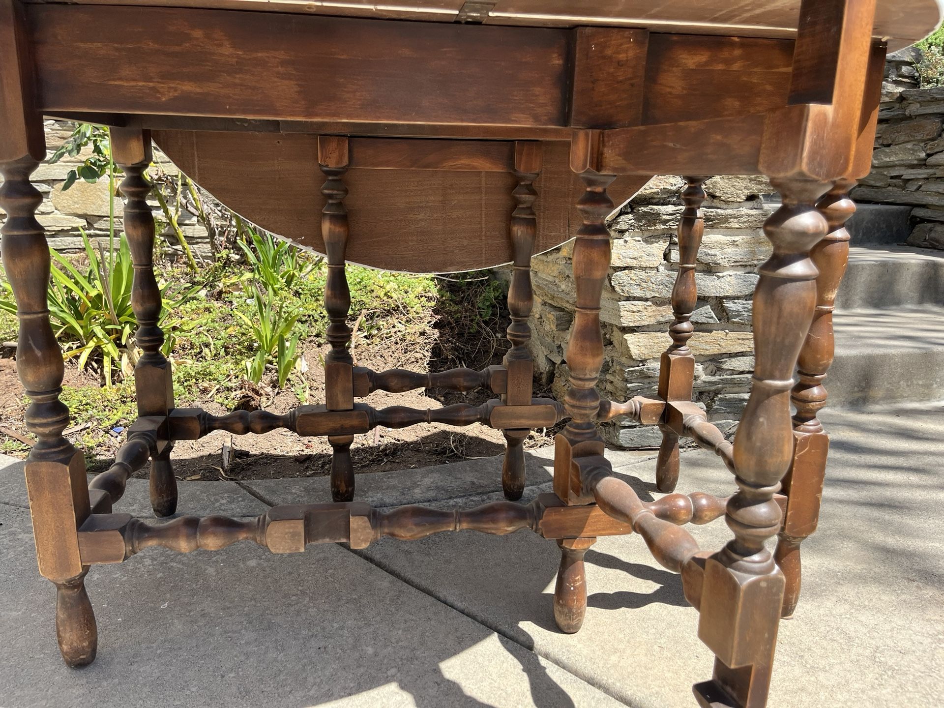 Antique Gate leg table