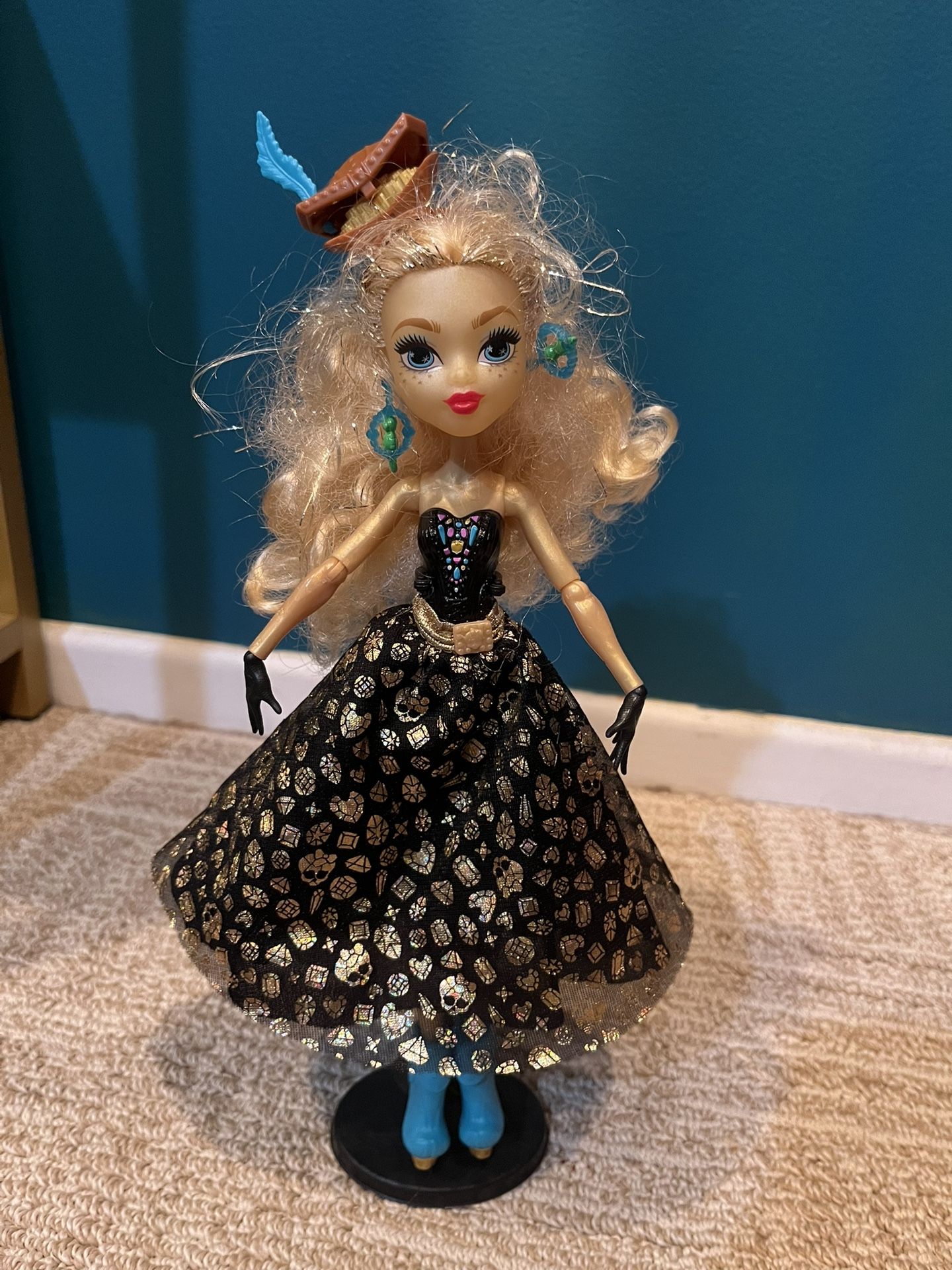 Monster High Treasure Transformation Doll