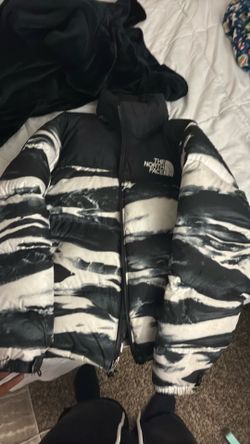 White and black Northface puffer 700