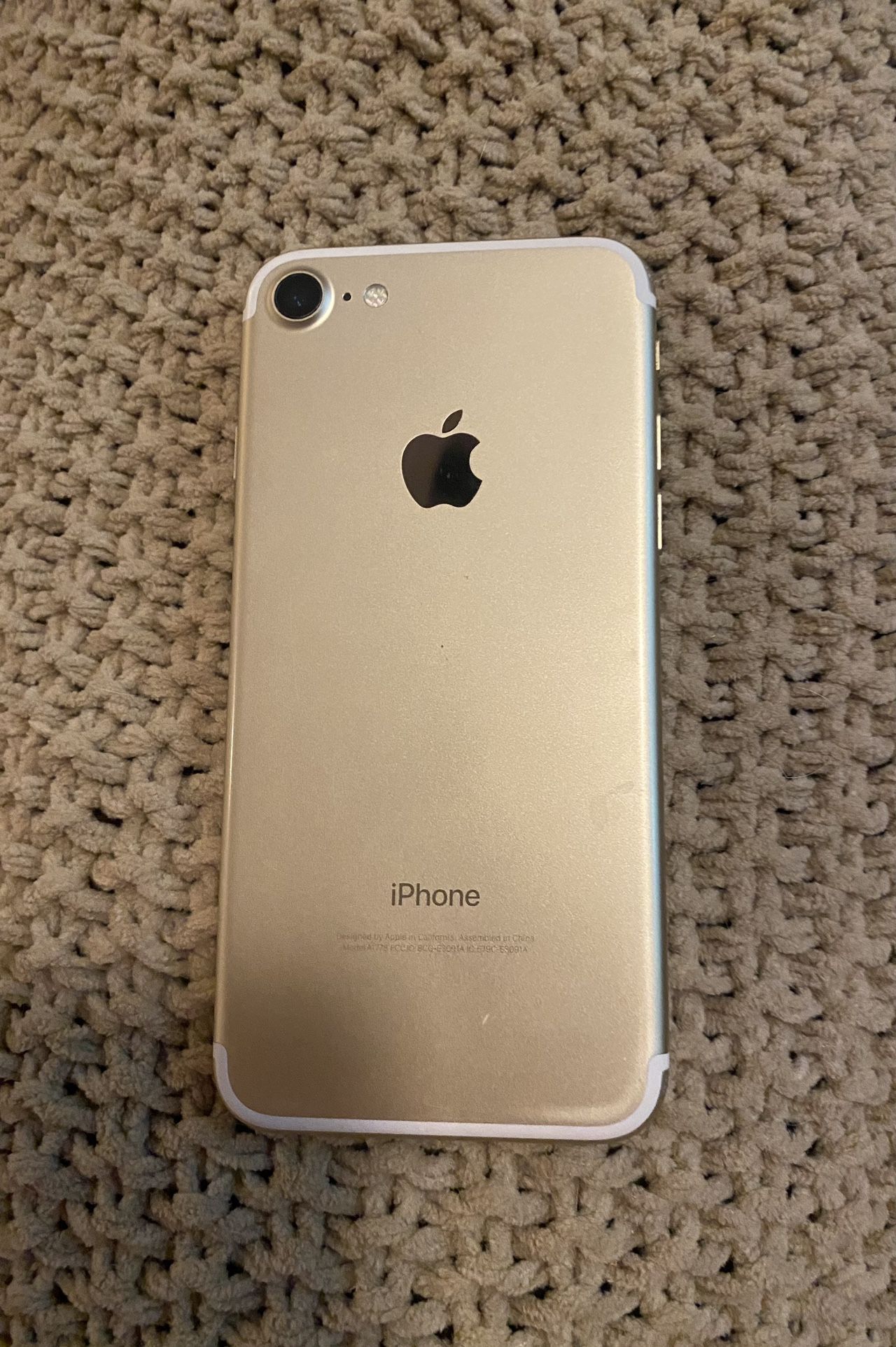 iPhone 7 For Sale (gold) 