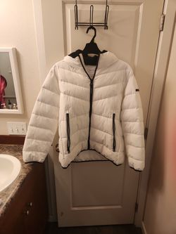 Calvin klien never worn 2XL white puffy winter atctic jacket/coat