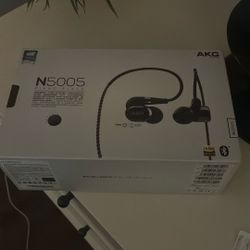 AKG N5005 headphones 