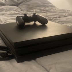 PS4 Pro (1TB)
