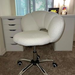 Cloud Shaped Vanity/Desk Chair