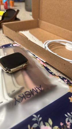 Apple Watch Series 7 gold