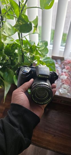 Fujifilm Bridge Camera with 30x Zoom Lens