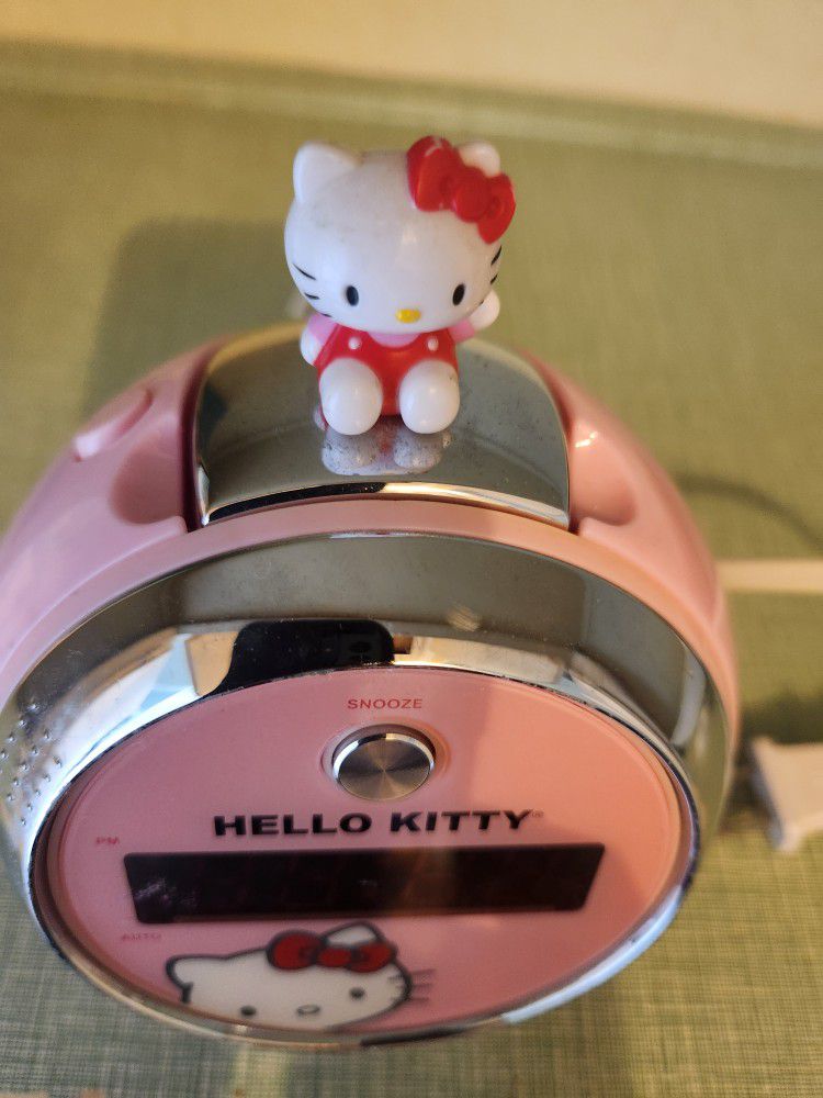 -Hello Kitty- Alarm Clock. 
