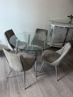 KITCHEN TABLE SET WITH 4 CHAIRS