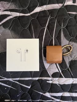Apple AirPods 2nd Generation with Charging Case