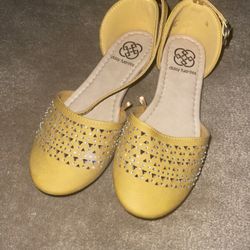 New Yellow Daisy Fuentes Flats - Size 1