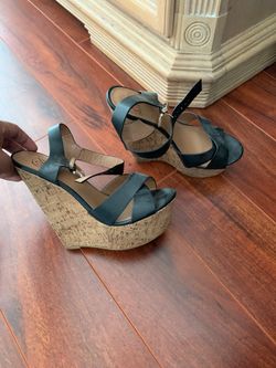 Black wedges