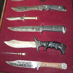 6 PIECE BOWIE KNIFE SET WITH SHARPENER & DISPLAY CASE