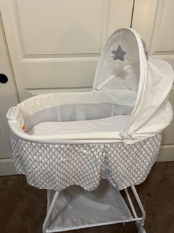 Delta Children Baby Bassinet with Canopy