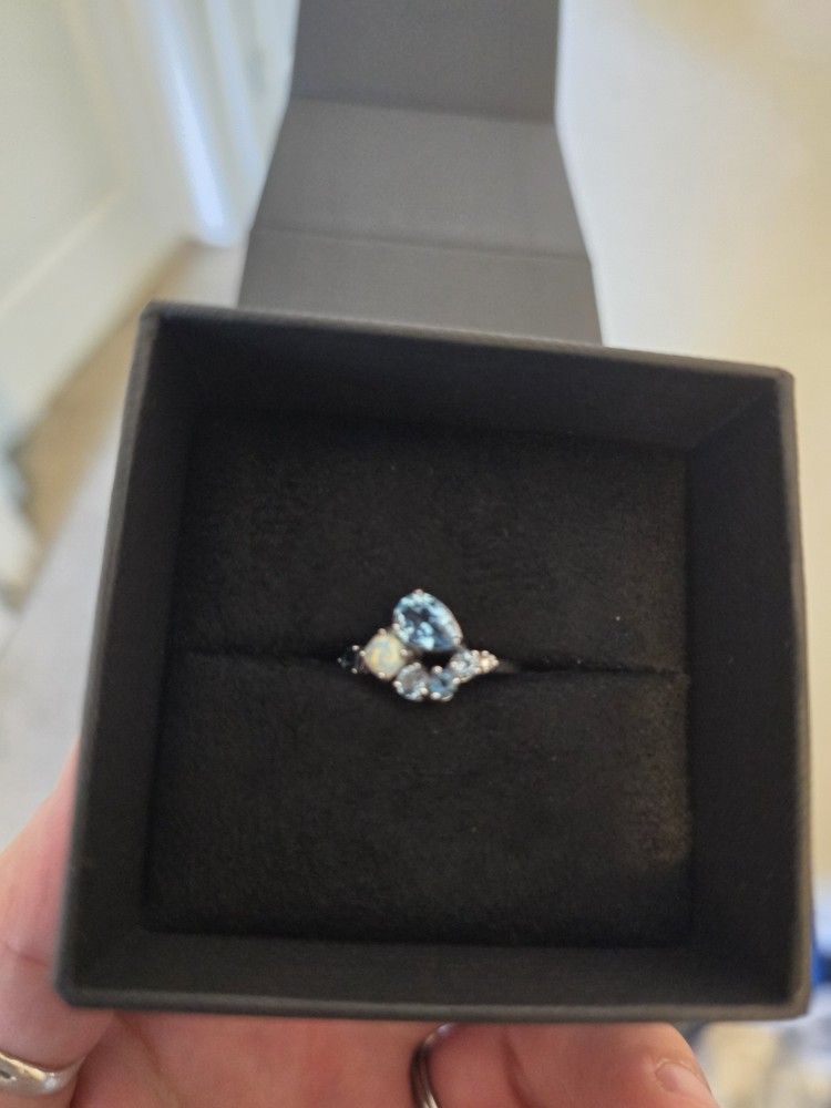 Size 7 Womens Ring