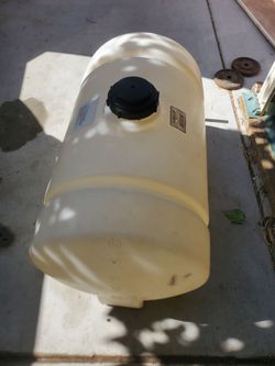 65 Gallon Plastic Water Storage Tank. Great for car wash