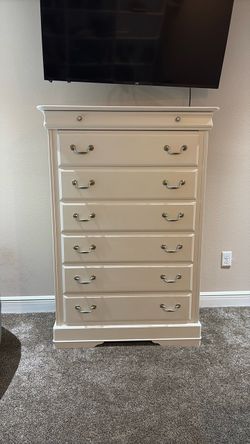 White 7-Drawer Tall Chest Dresser