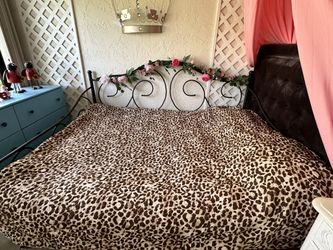 Very Stylish Full Bed 