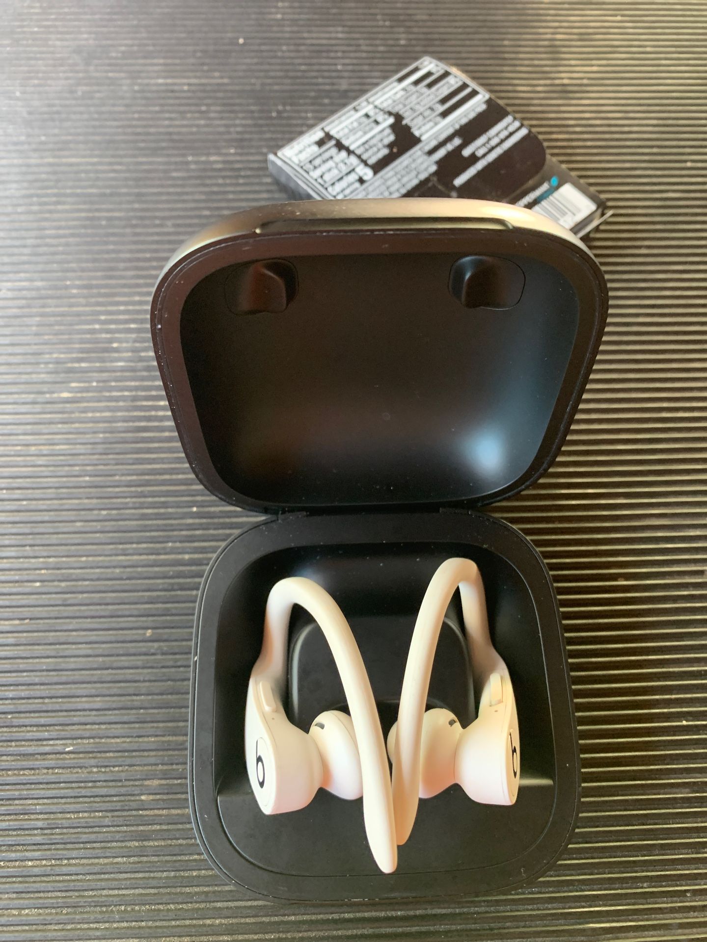 Powerbeats pro like new Tan color