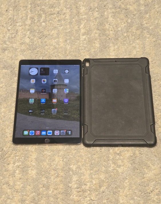 Apple iPad Pro 10.5" (2017) – 64GB – Wi-Fi – Fully Functional – Great Condition + Case LOCAL PICKUP