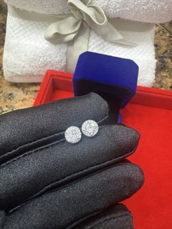 2.0 Carat VVS1 Moissanite Silver Earrings 