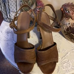 Authentic Gucci Danielle Light Brown Suede Cork Platform Heels size 39 Tons more wear left in these