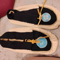 Native American Made Moccasins 8.5 / 9 Women's 
