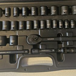Socket Set 33-Piece 