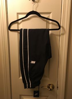 Boys Nike windbreaker pants size medium with tags