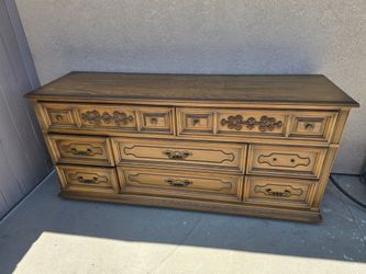 Dresser / Drawers