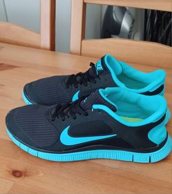 Excellent Condition NIKE Free 4.0 V3 Men's Size 8.5 or Women's 9.5 These are Vintage Nike!