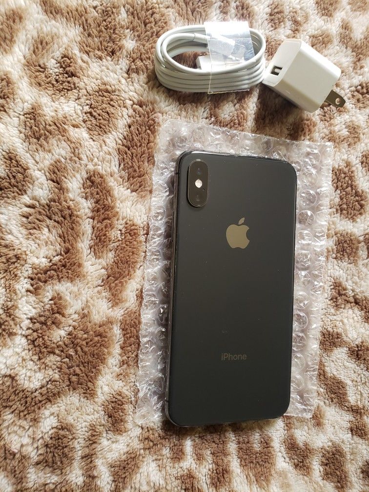 Unlocked Iphone XS, 64gb