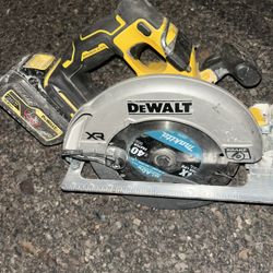 DEWALT SKIL SAW