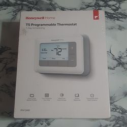 New Honeywell RTH7560E  T5 7-Day Programmable Thermostat  - White