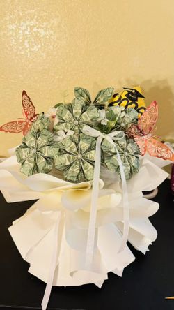 Graduation Money Bouquet - $80